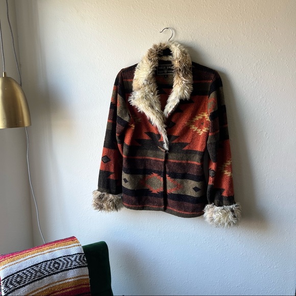 True Grit Southwestern Jacket with Faux Fur, size S - Picture 2 of 12